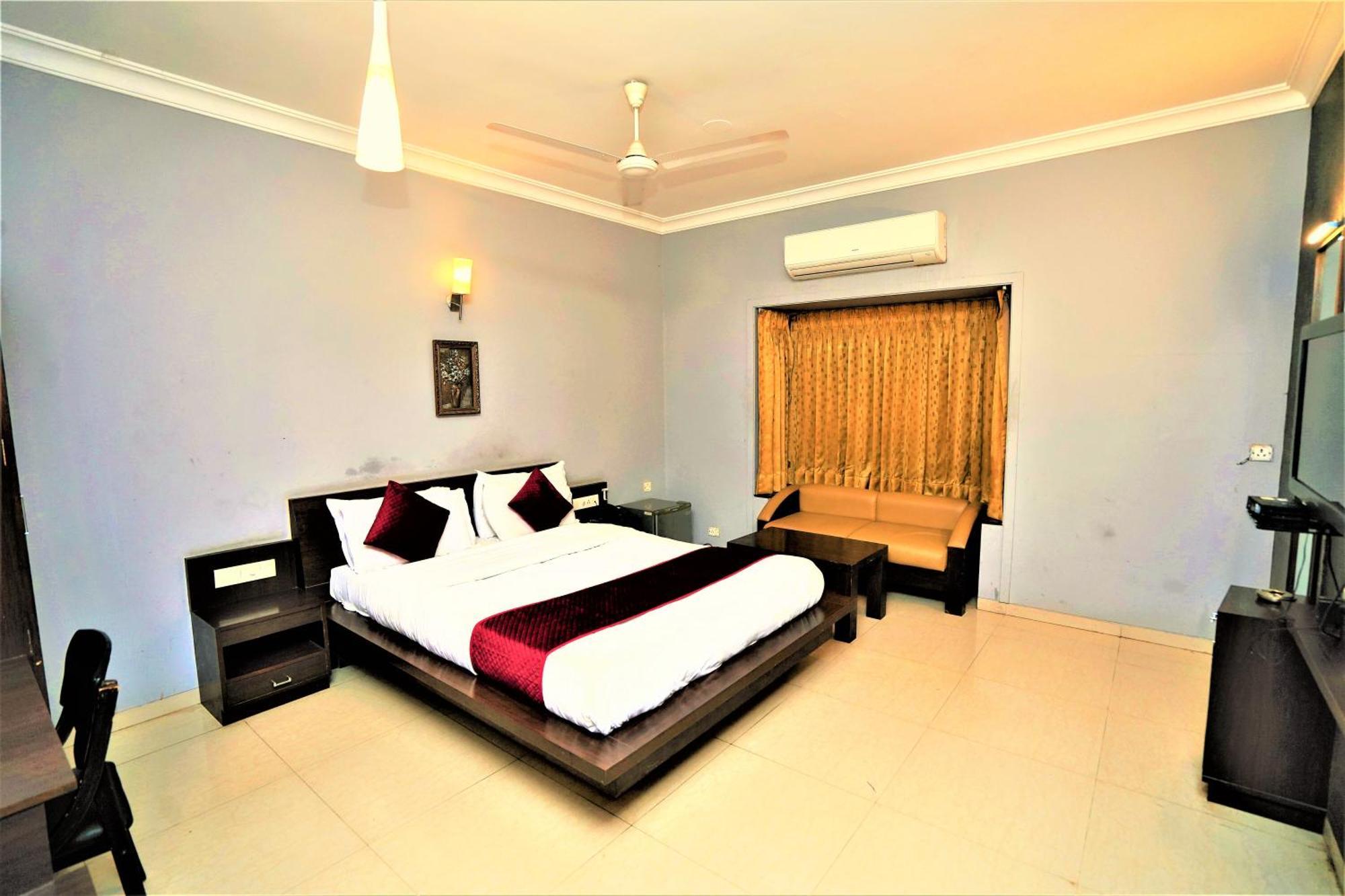 New Hotel Europa Inn Rajkot Exterior foto
